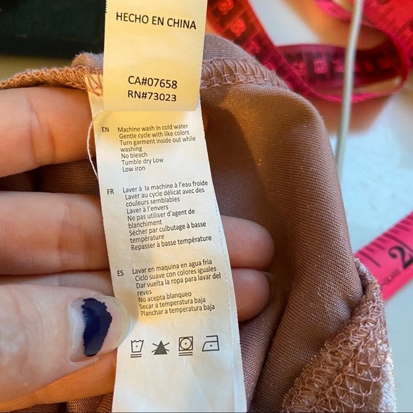 Cabin Fever‎ long  sleeved top - Picture 9 of 10